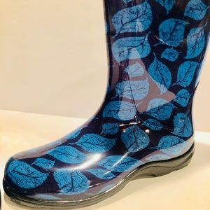 SLOGGERS WOMENS RAIN AND GARDEN BOOTS -LEAF BLUE